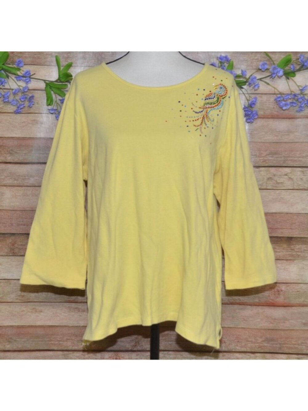 Quacker Factory Yellow Top Rhinestone Bling Bird Parrot Size L Cotton Resort